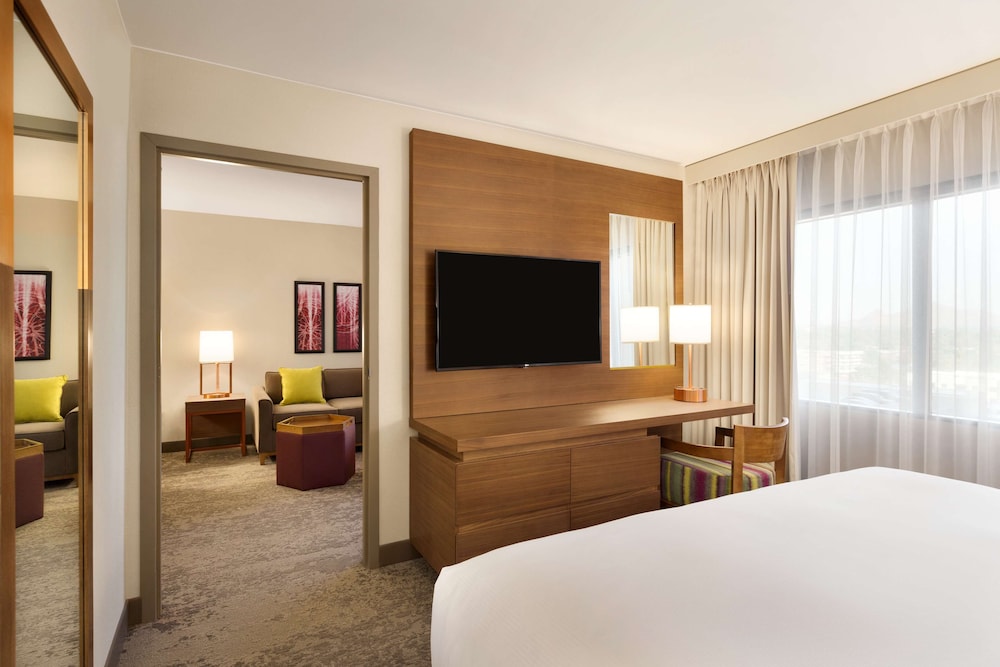 Embassy Suites by Hilton Phoenix Downtown North - photo 22