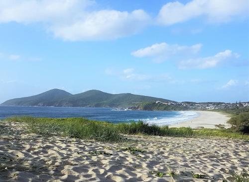Chill Out Beach House One Mile Beach — 4-Star Luxury Hotel in Forster, Australia