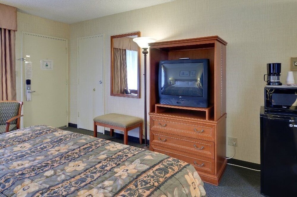 Vagabond Inn Ventura - photo 32