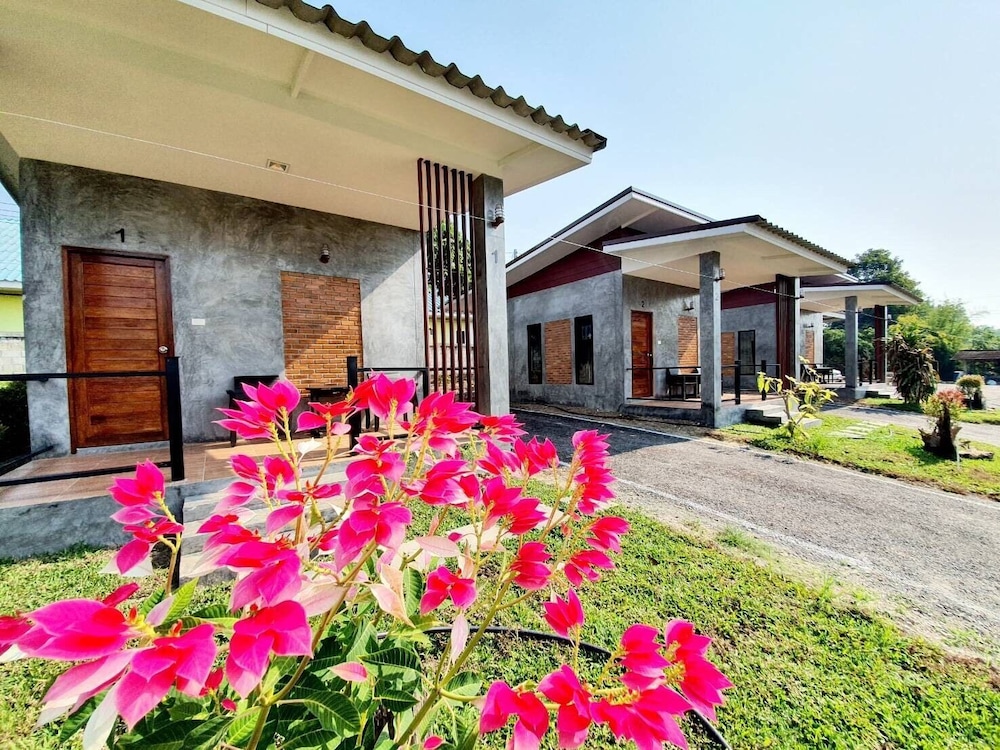 B Tel Chomthong Resort Chiang Mai in Chom Thong, Thailand