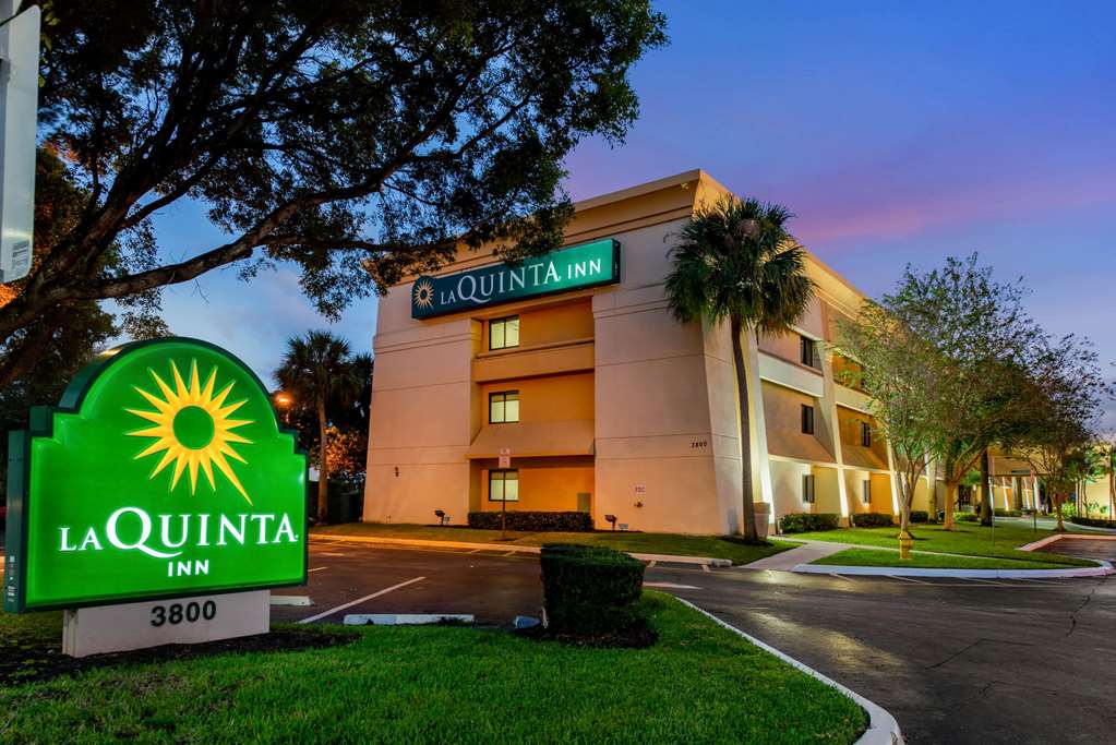 La Quinta Inn by Wyndham Ft. Lauderdale Tamarac East - photo 4