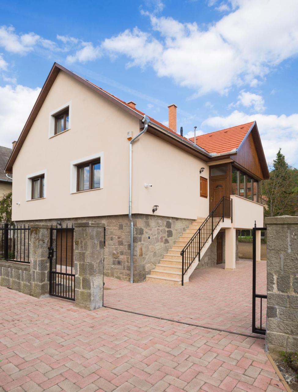 Harangvirág Apartmanház Visegrád in Visegrad, Hungary