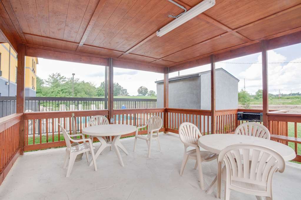 Super 8 by Wyndham Crossville TN - photo 34