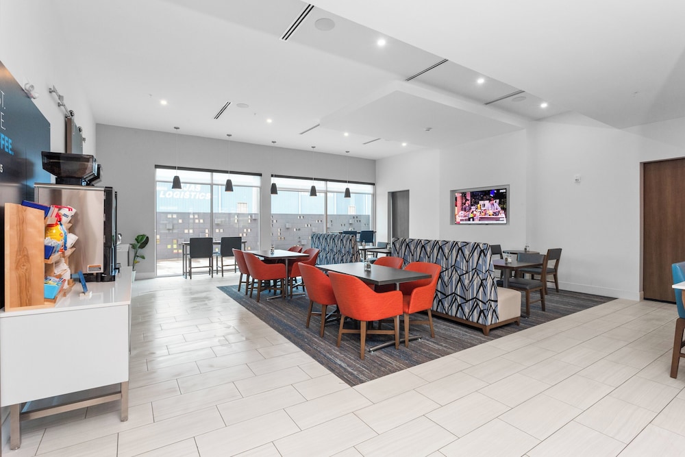 Holiday Inn Express & Suites Waco Downtown by IHG - photo 34