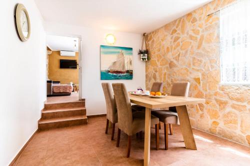 Business Oasis of Peace — 4-Star Luxury Hotel in Kastel Stari, Croatia