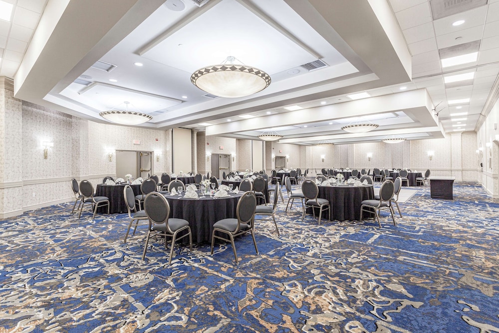 DoubleTree by Hilton Hotel Memphis - photo 56