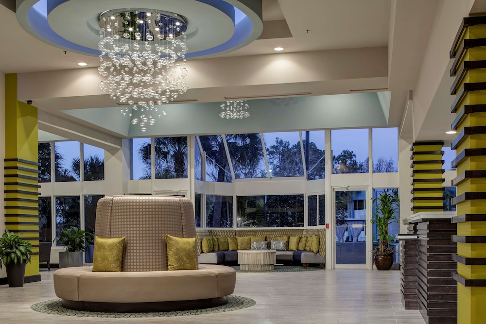 DoubleTree by Hilton Hotel Jacksonville Airport - photo 2