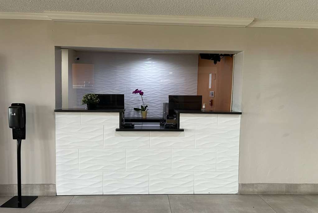 Baymont by Wyndham Orlando South - photo 6