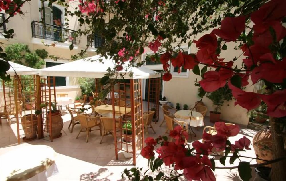 Palladion Hotel — hotel in Ano Syros