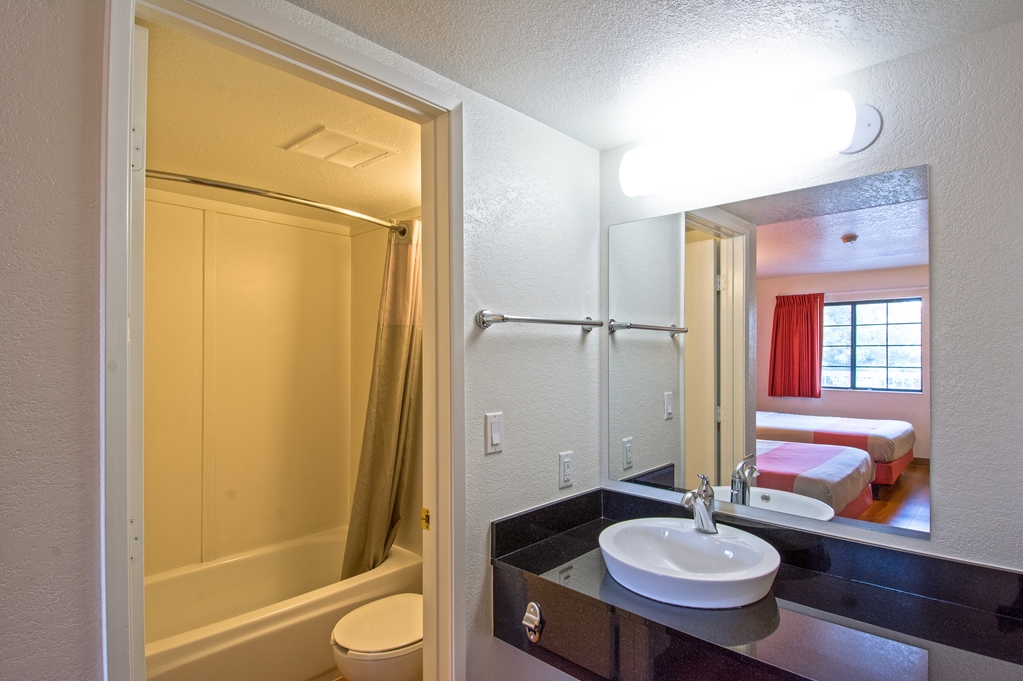 Motel 6 Redding CA South - photo 22