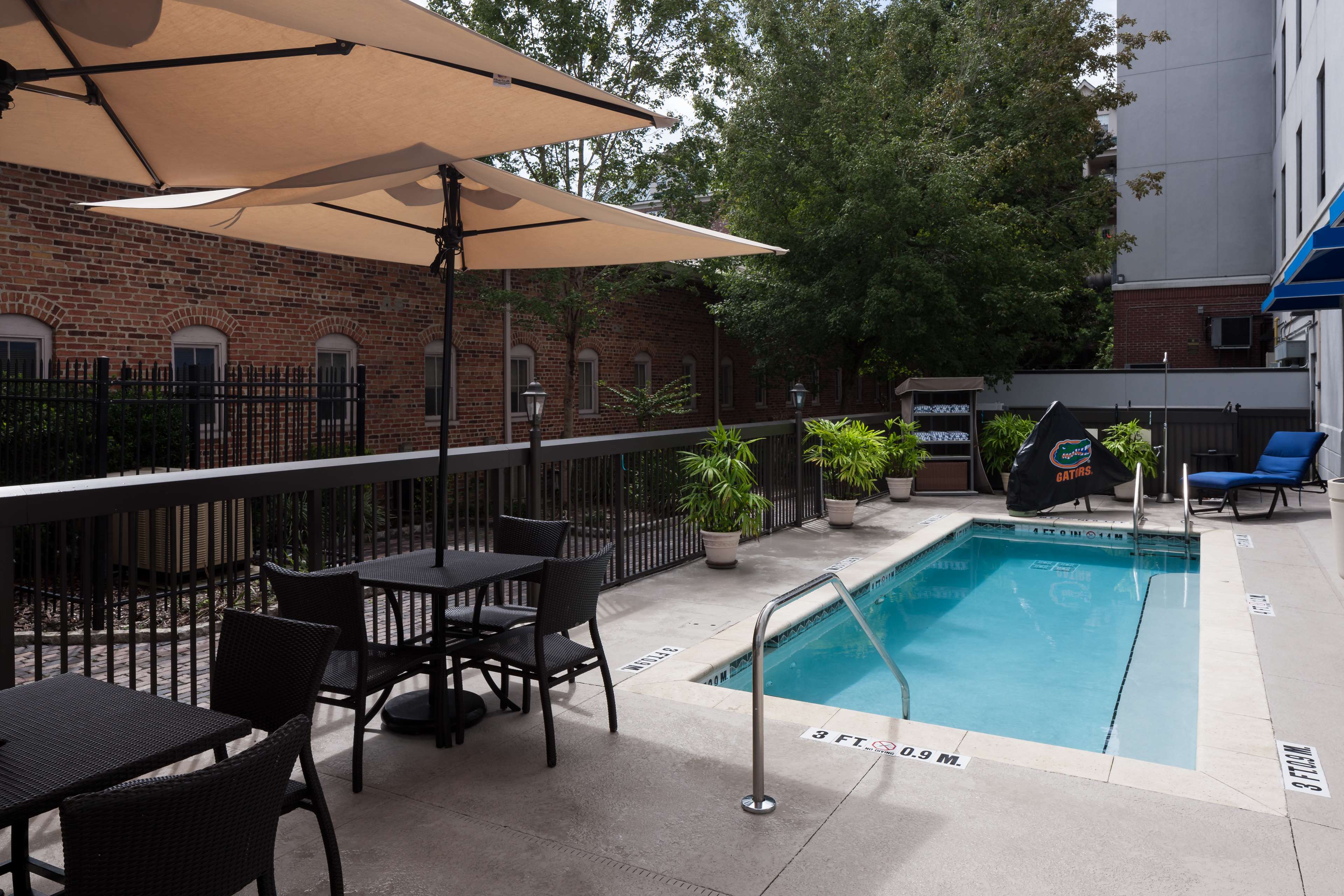Hampton Inn & Suites Gainesville Downtown - photo 9