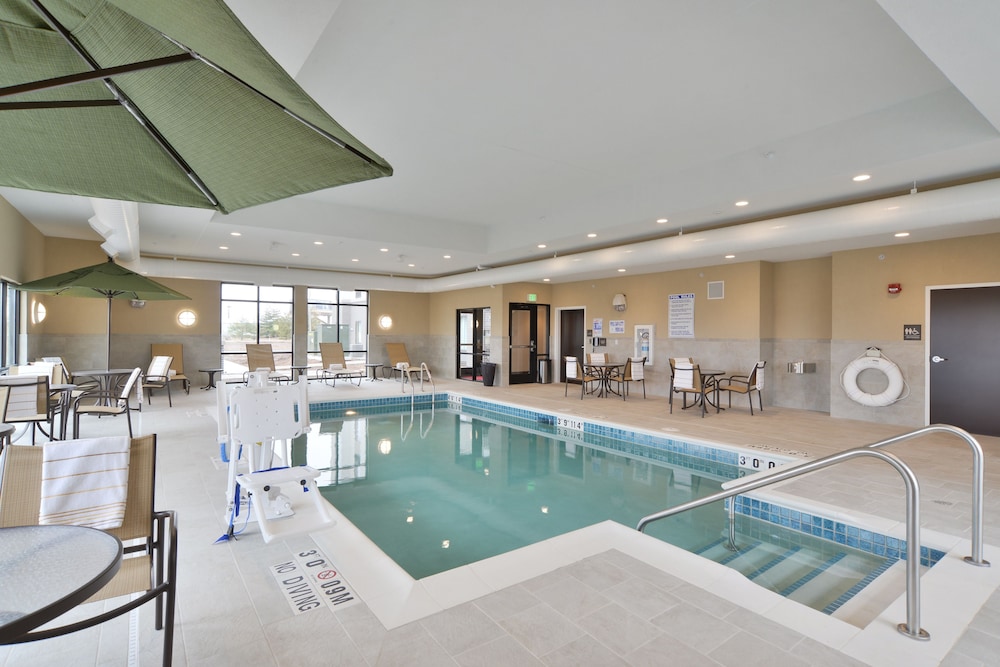 Hampton Inn & Suites Chippewa Falls - photo 25