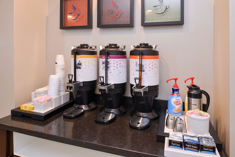 Hampton Inn El Centro - photo 22
