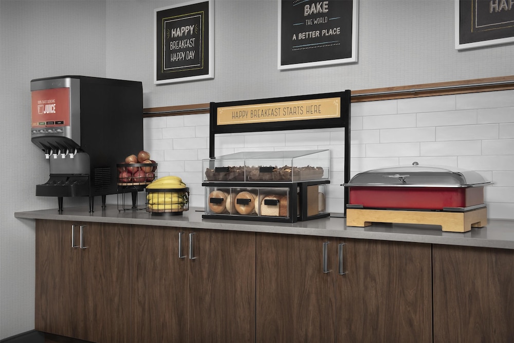 Hampton Inn & Suites Jacksonville South Bartram Park - photo 35