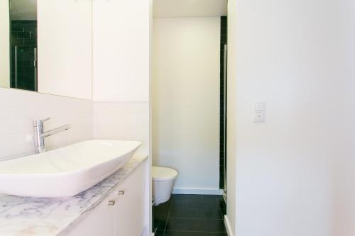 FishermenApartments Santos 4E — 4-Star Luxury Hotel in Lisbon, Portugal