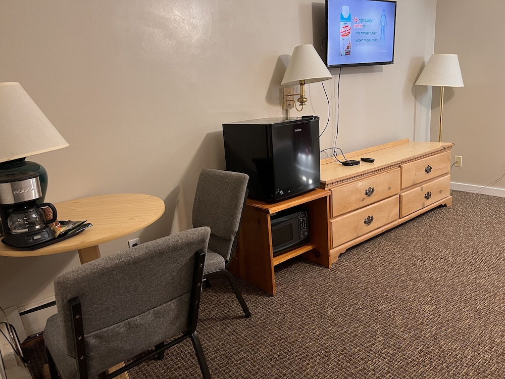 Oswego Inn - photo 23
