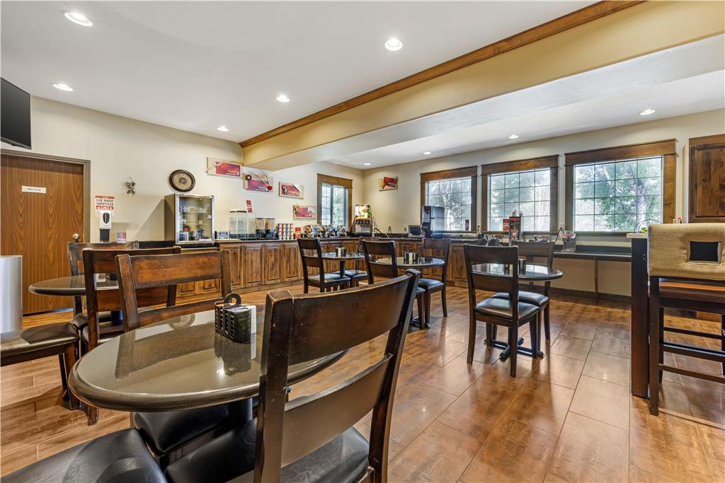 Best Western Plus Prairie Inn - photo 8
