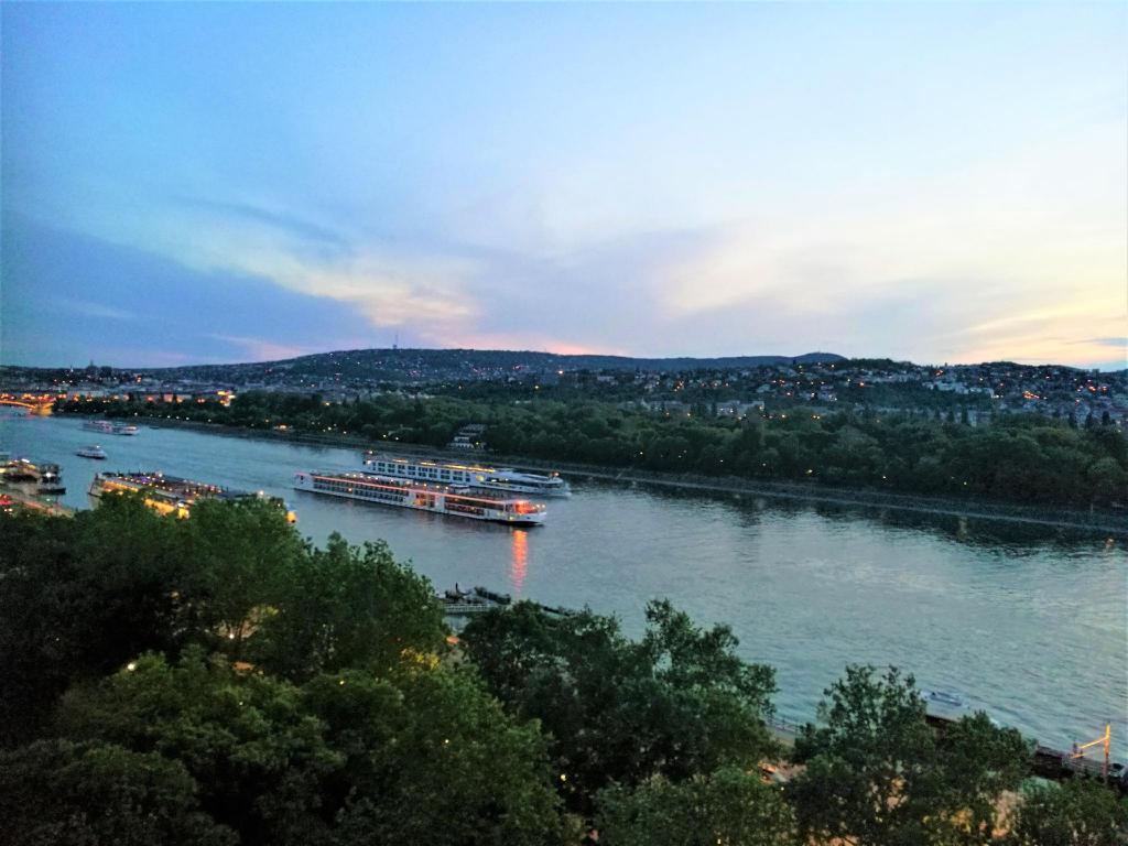 Duna View Apartment — 4-Star Luxury Hotel in Budapest, Hungary