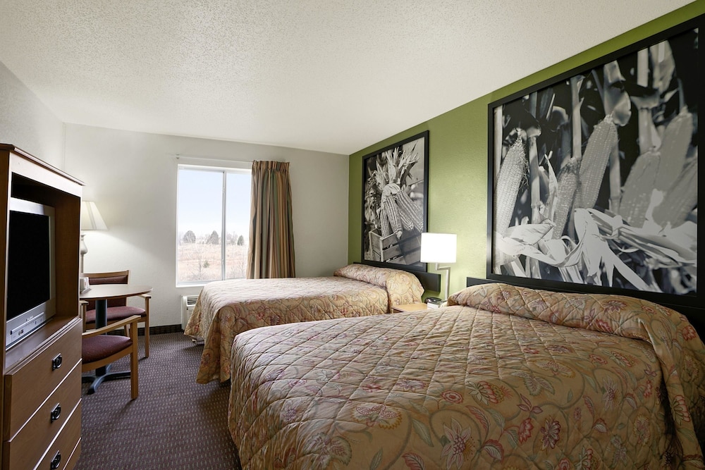 Super 8 by Wyndham Corydon - photo 9