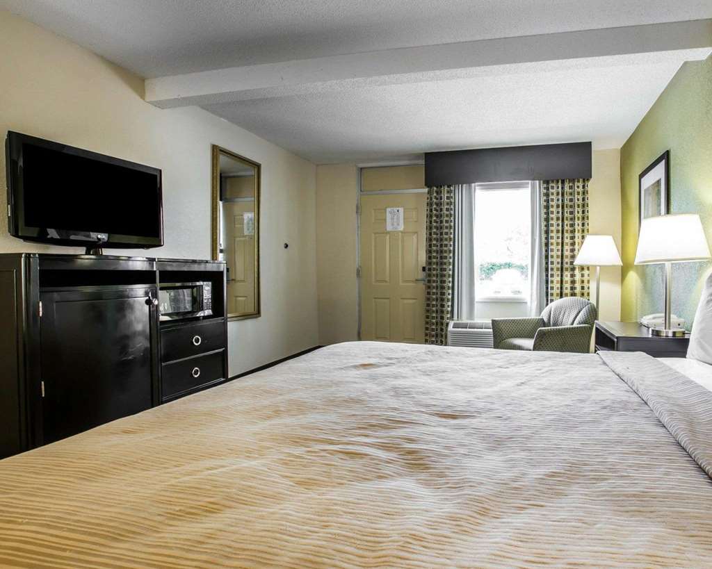Quality Inn Greenwood Hwy 25 - photo 20