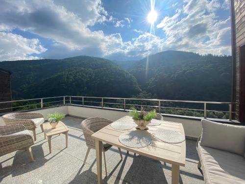 Heidy Sinaia — 4-Star Luxury Hotel in Sinaia, Romania