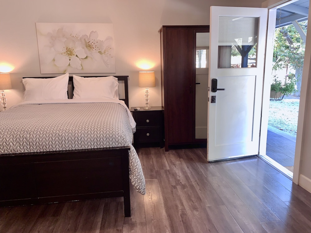 The Pines Inn and Cottages - photo 26