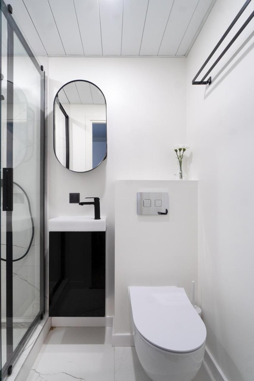 Tallinn Airport Studios by Revalhome
