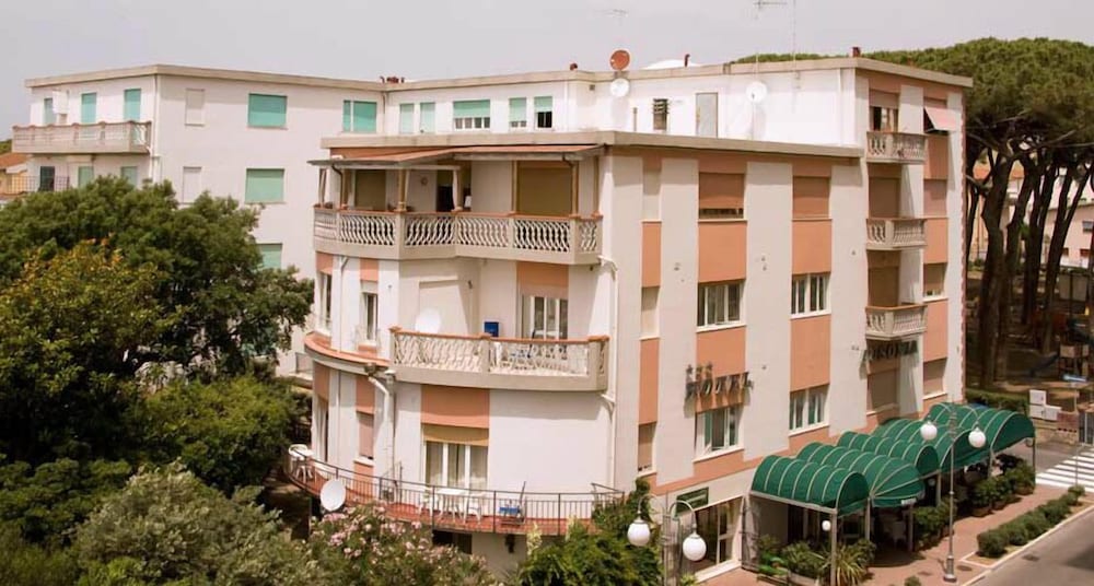 Hotel Ristorante Ausonia in Follonica, Italy