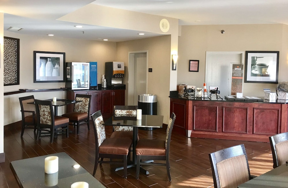 Hampton Inn Sevierville - photo 45
