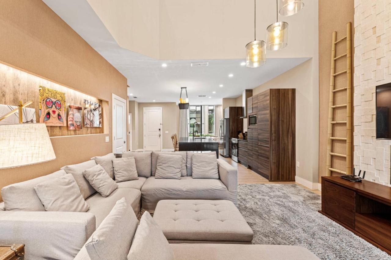 7545 Magic Village 4 suites 8 guests 8 min Disney in Orlando, United States