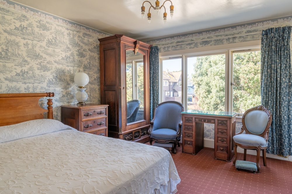 Martine Inn - photo 18
