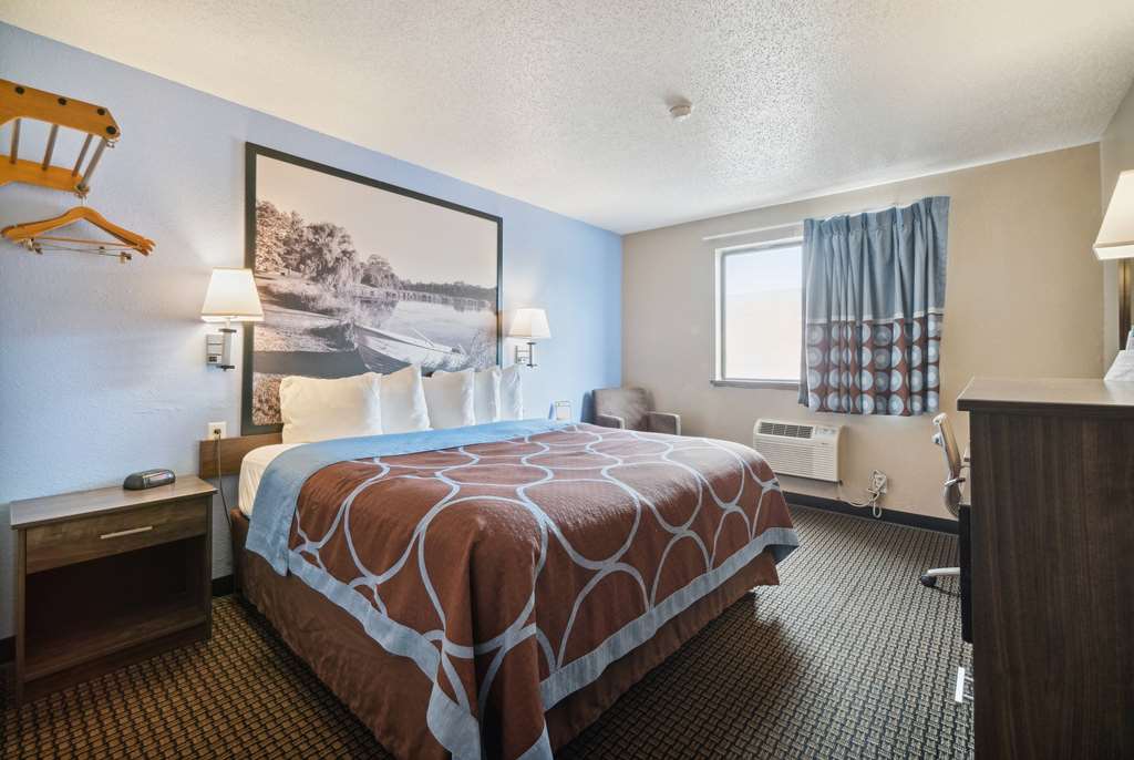 Super 8 by Wyndham Kenosha Pleasant Prairie - photo 17