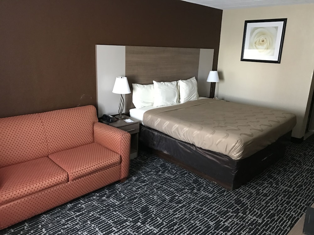 Quality Inn Near Pimlico Racetrack - photo 18