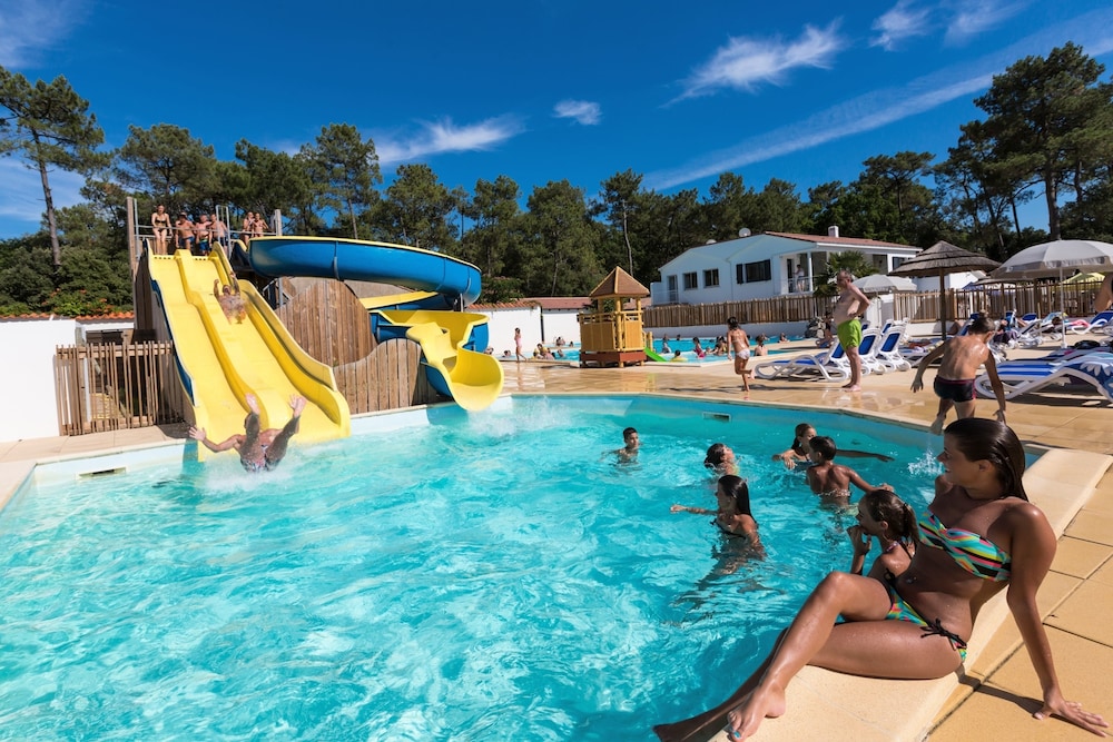 Domaine Residentiel de Plein Air Odalys Les Dunes — 4-Star Luxury Hotel in Les Sables-D'olonne, France