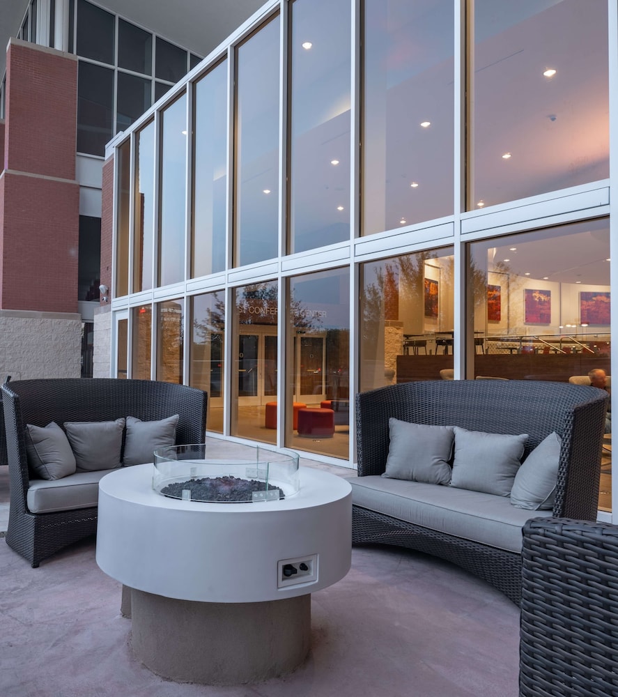 Hilton Garden Inn Dallas at Hurst Conference Center - photo 52