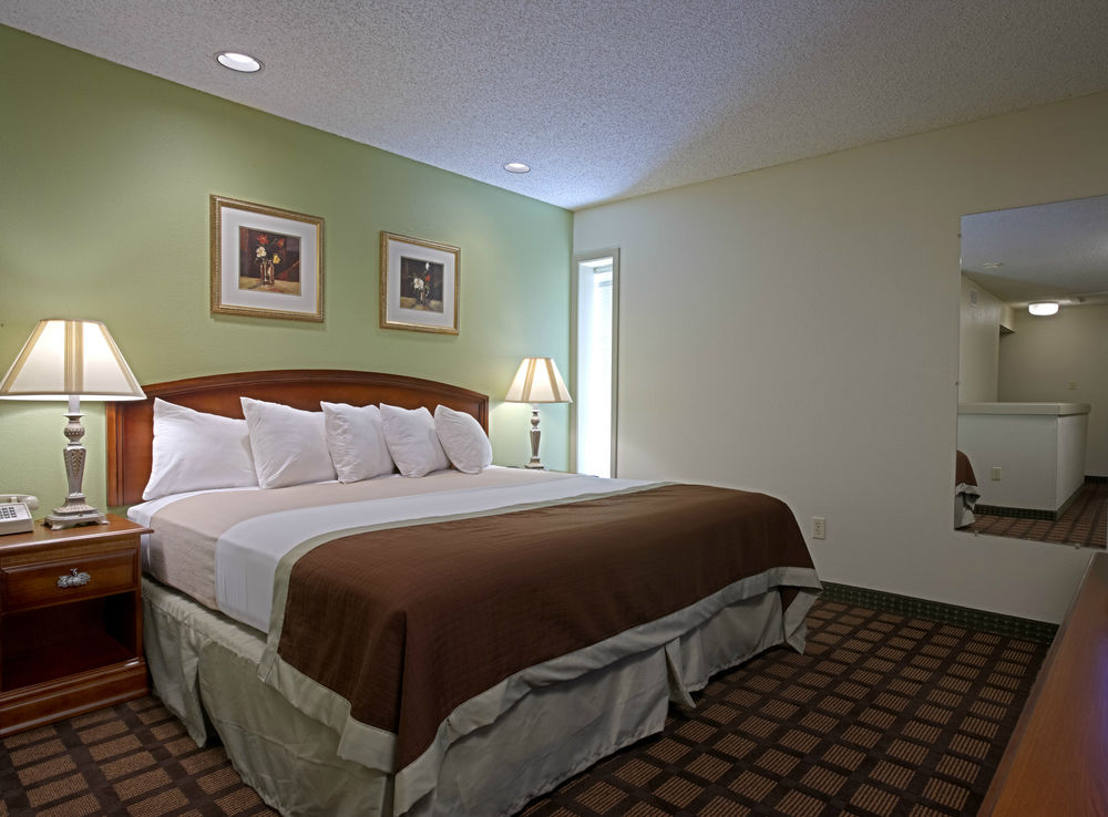 Orangewood Suites Hotel - photo 12