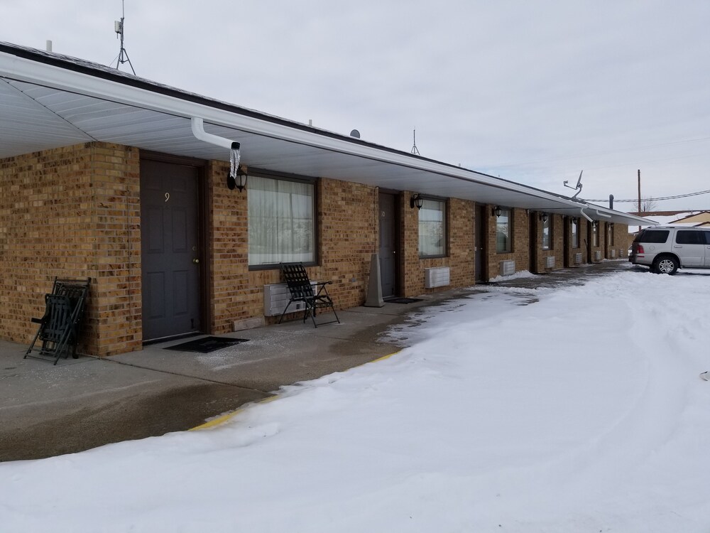 Meadowlark Inn Bridgeport - photo 25