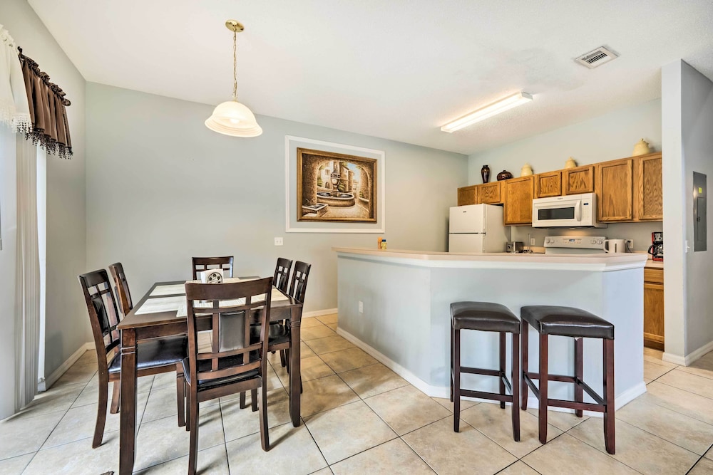 Kissimmee Resort Townhome w Pool 7 Mi to Disney - photo 35