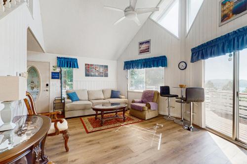 Bright Moon - carbon neutral hotel in Lake Arrowhead