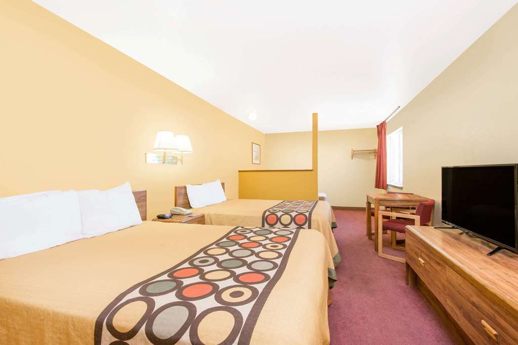 Super 8 by Wyndham Moriarty - photo 11