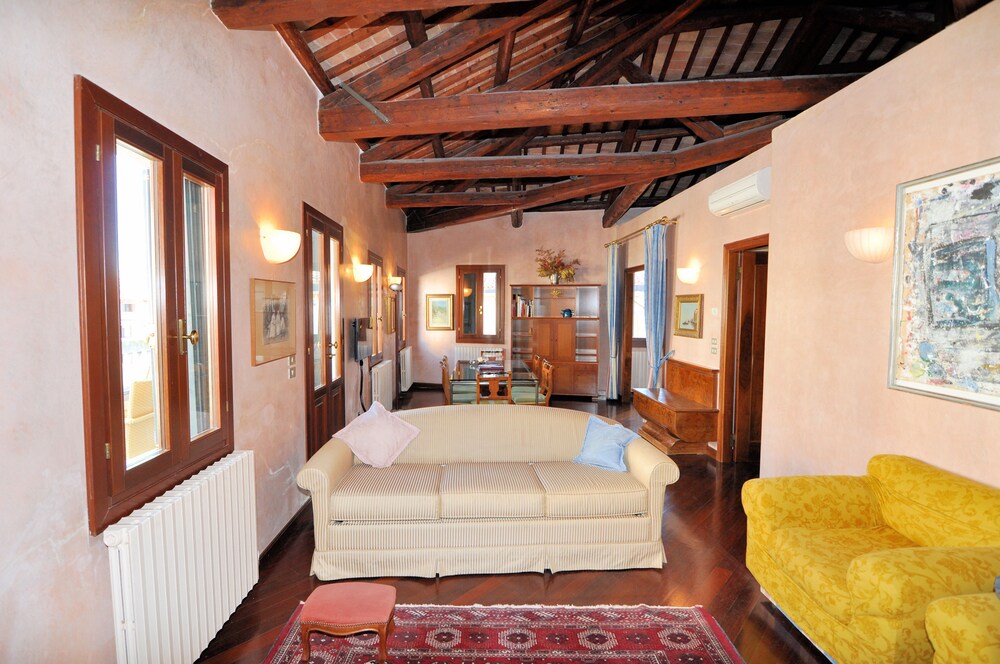 Casa Dei Pittori Venice Apartments — 4-Star Luxury Hotel in Venice, Italy