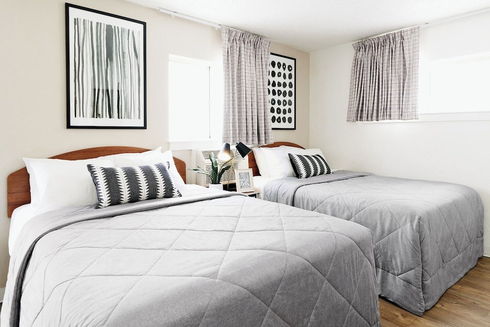 InTown Suites Extended Stay Dallas TX Love Field Airport - photo 10