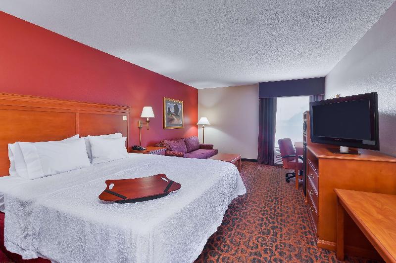 Hampton Inn Marion - photo 9
