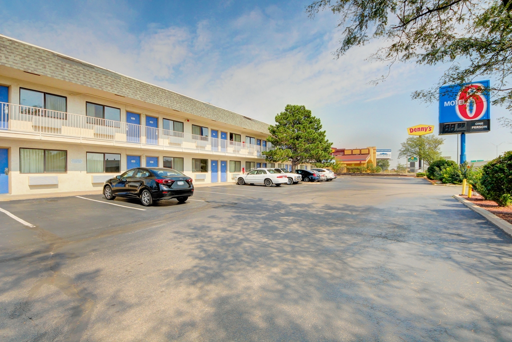 Motel 6 Wichita KS - photo 3