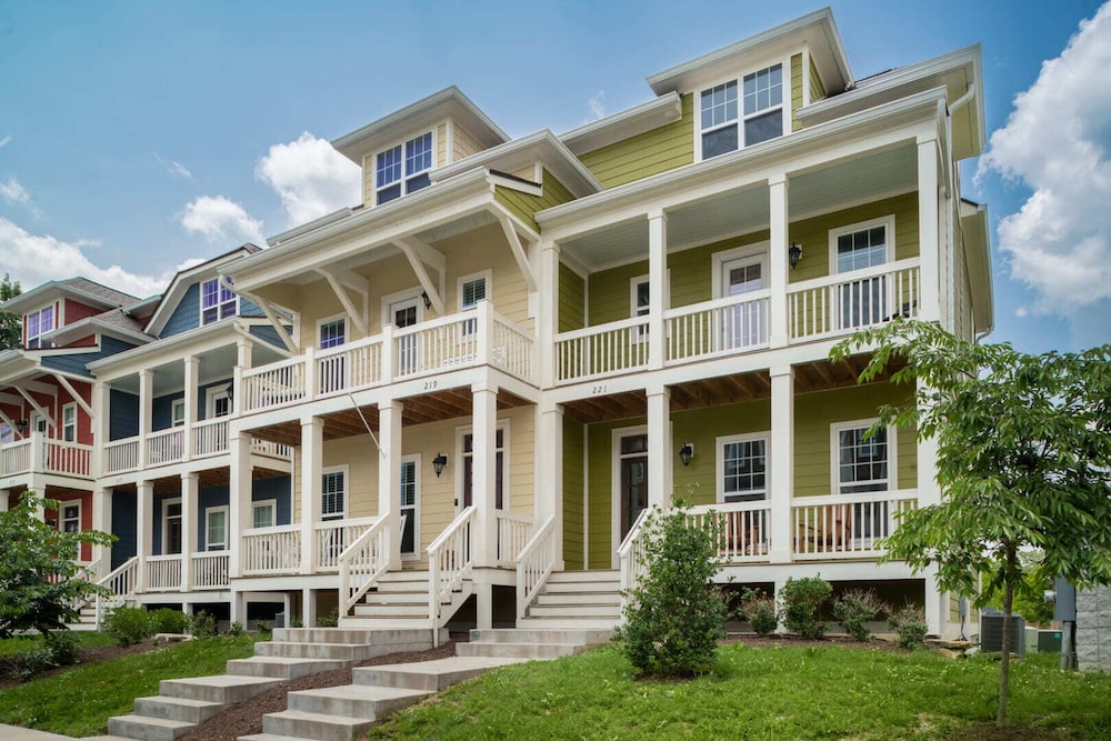 Cumberland Emerald in Lakewood, United States