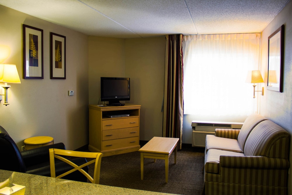 Candlewood Suites Wilson by IHG - photo 9