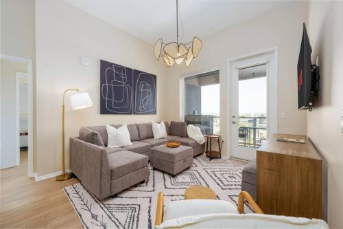 Lux N Park Penthouse King Beds Workspaces Parking — 4-Star Luxury Hotel in San Diego, United States