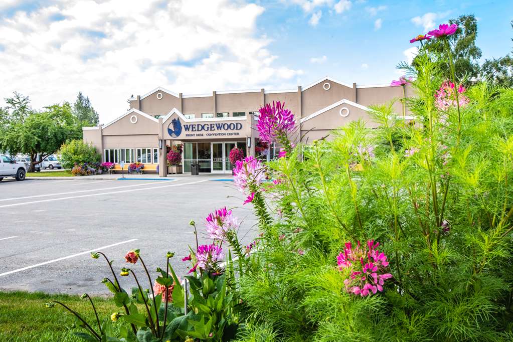 Wedgewood Resort - carbon neutral hotel in Fairbanks
