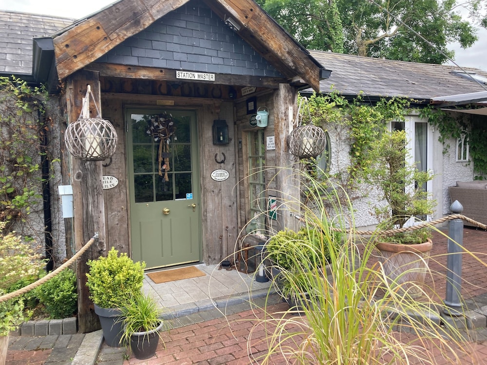 Ballybur Lodge Mews 2 — 4-Star Luxury Hotel in Kilkenny, Republic of Ireland
