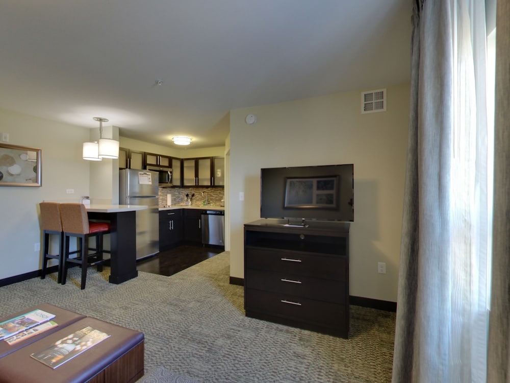 Staybridge Suites Madison Fitchburg - photo 18